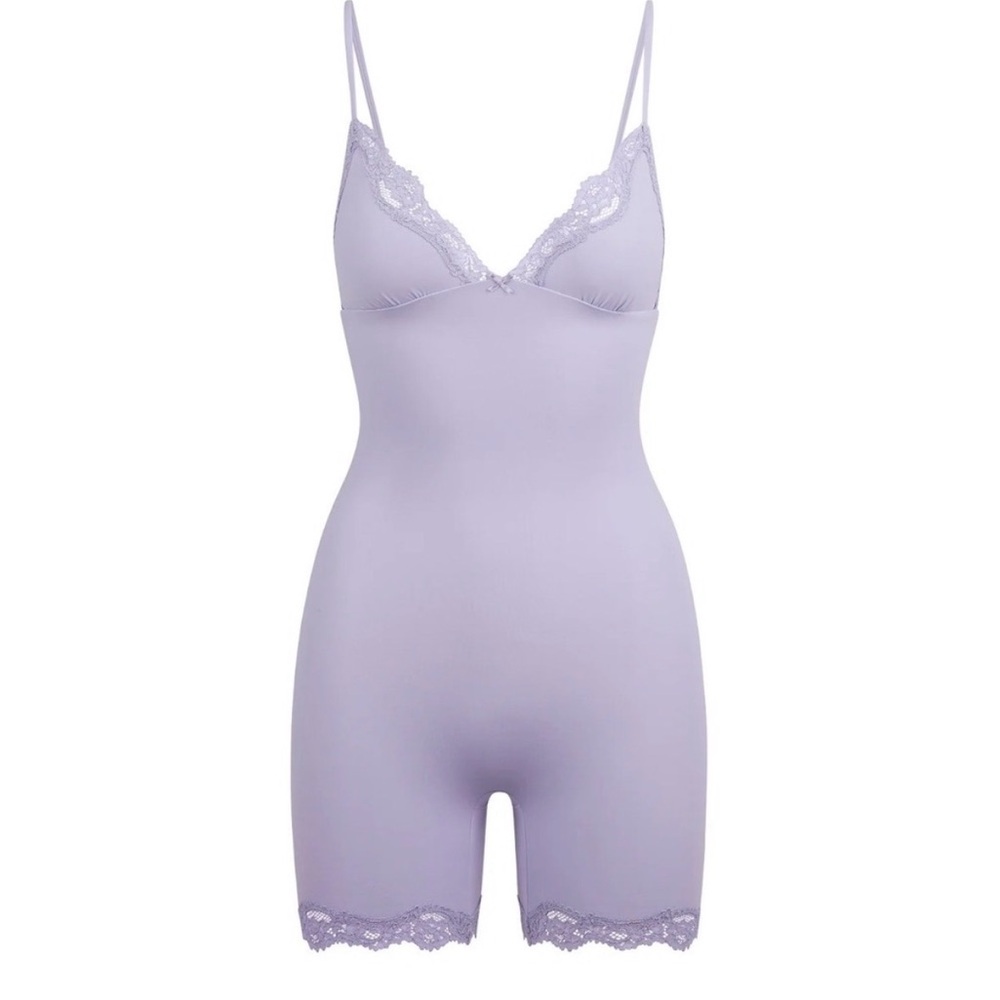 SKIMS Fits Everybody Lace Triangle Bodysuit Color-Jupiter Size‎-L New w/out Tags